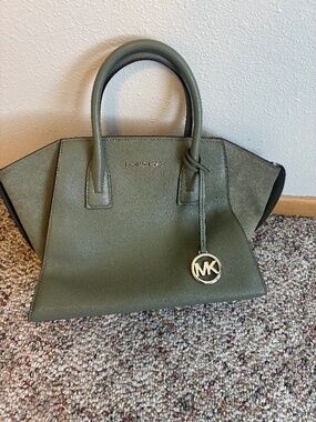 Michael Kors purse